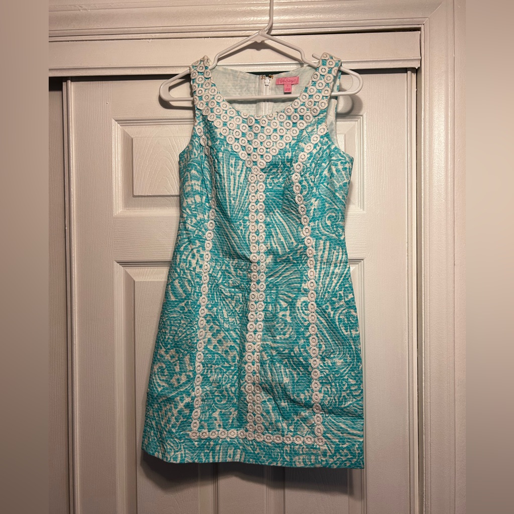 Lilly Pulitzer Macfarlane Shorely Blue Sea Cups Lace Detail Shift Dress